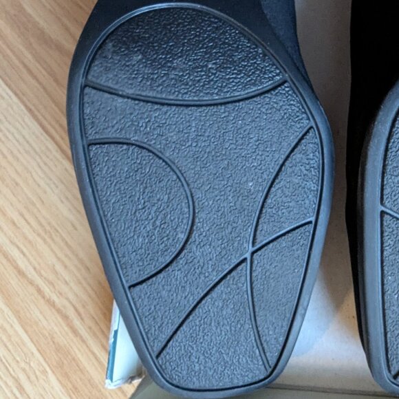 VTG Black Wedge Pumps - Picture 7 of 11